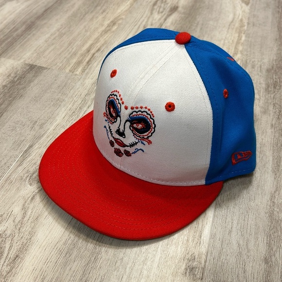 Men's Familia de Tacoma New Era White/Orange/Blue 59FIFTY Fitted Hat Size 7 3/8” - Picture 1 of 7